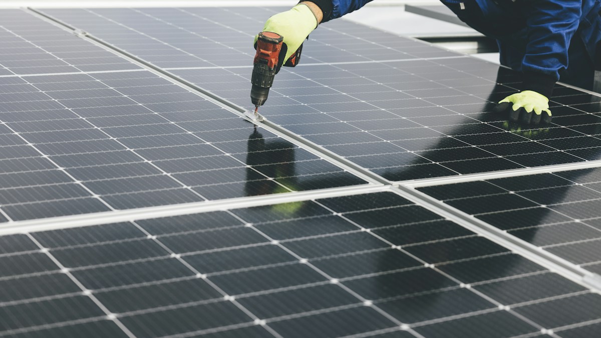 Accurate DIN-rail and in-line energy telemetry: monitoring balcony solar feed-in