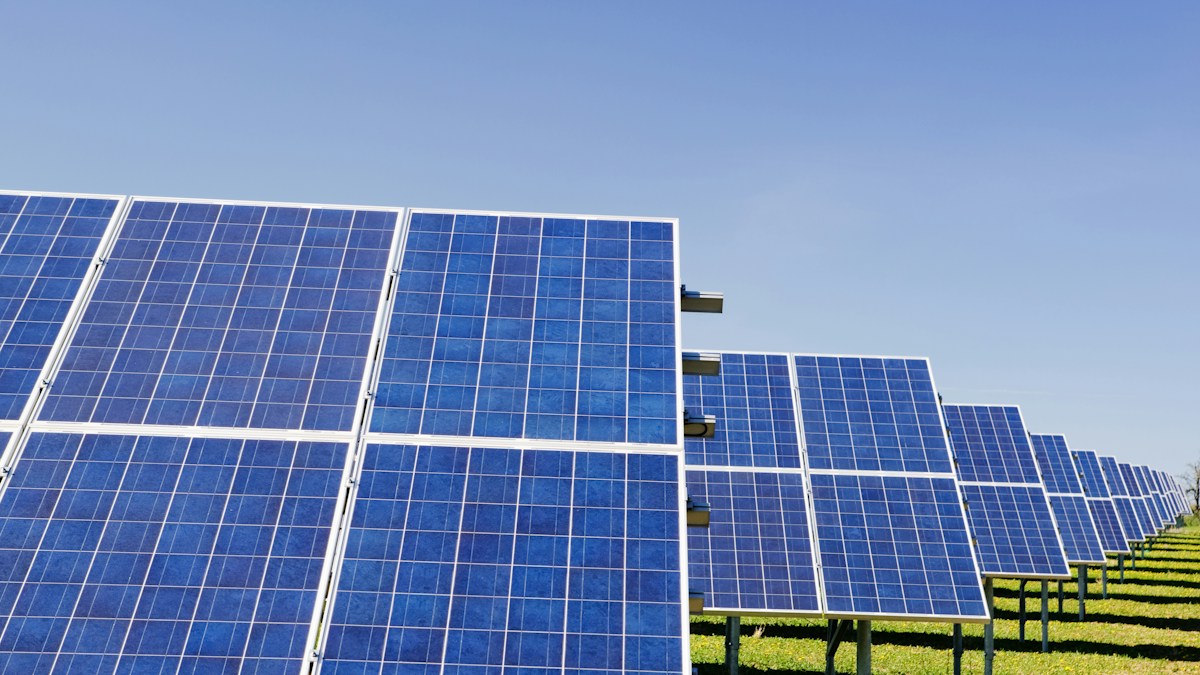 Maximizing self-consumption: sizing lithium storage batteries to capture surplus