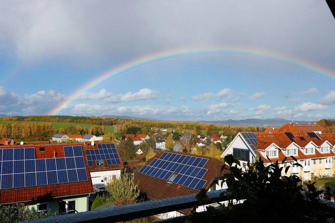 Connecting Small LiFePO4 Storage to Plug-In Balcony Solar Panels technical architecture diagram